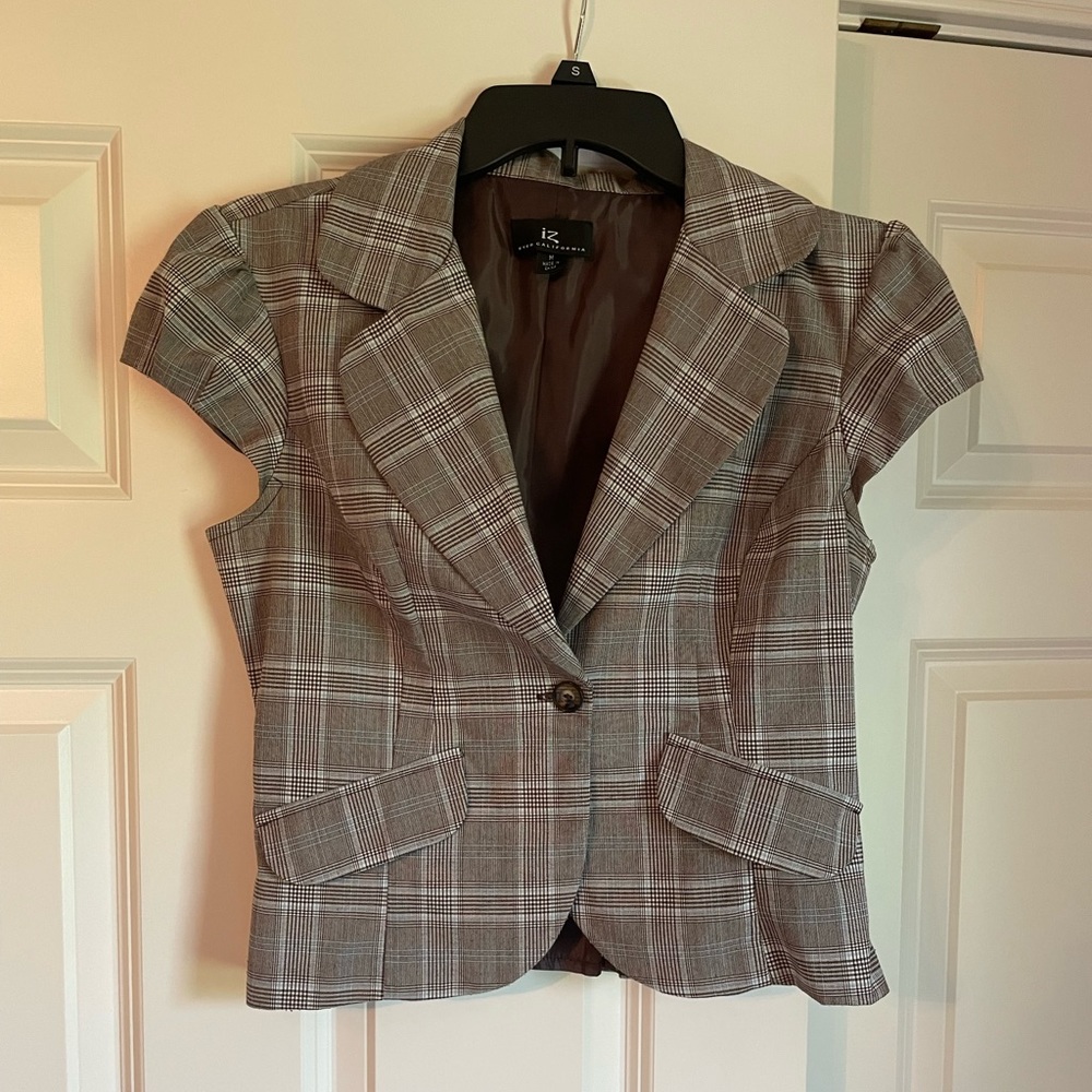 Women’s short sleeve blazer
